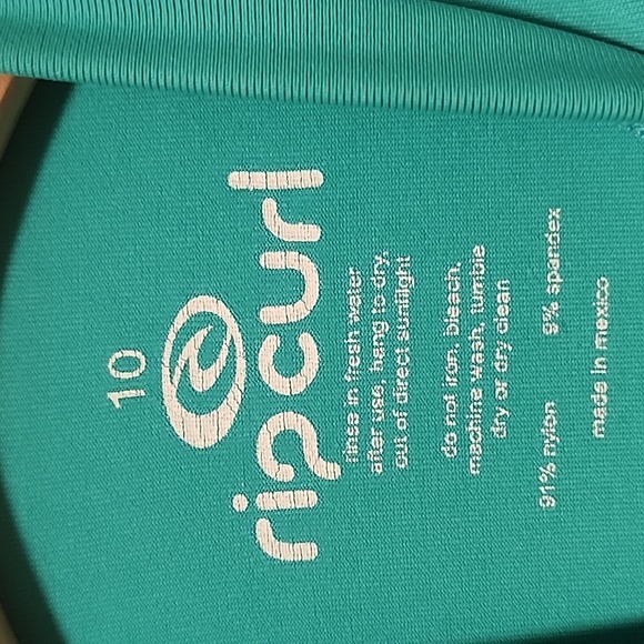 Rip Curl Rashguard - Picture 3 of 3